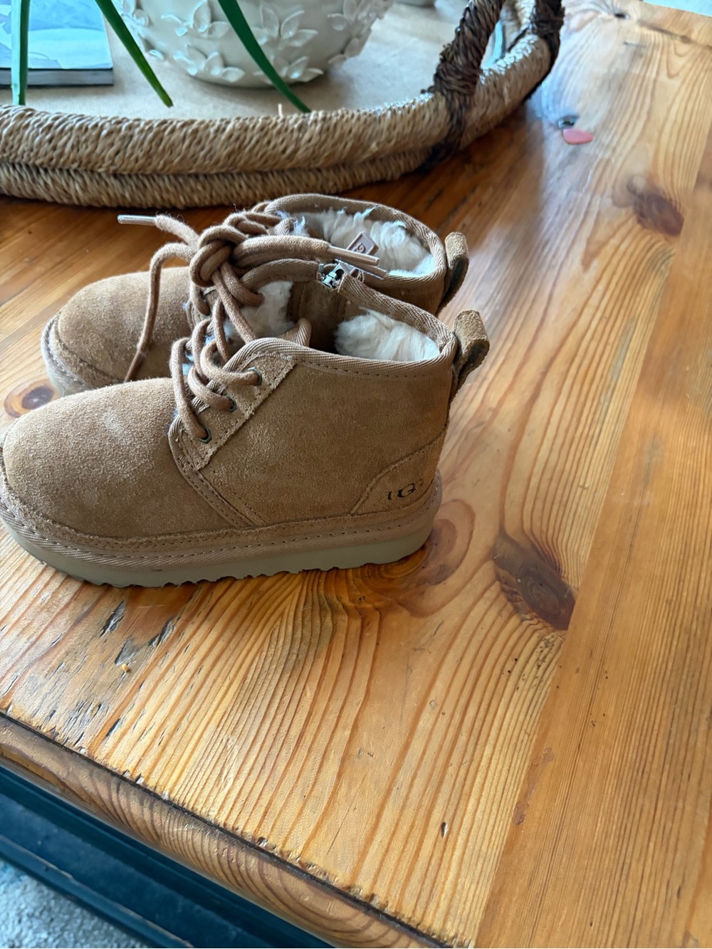 UGG Kids Chestnut Suede Shearling Lace-Up Boot